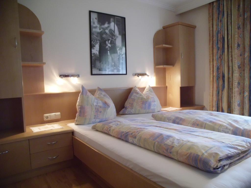 Ferienwohnungen Rahm Mayrhofen Room photo