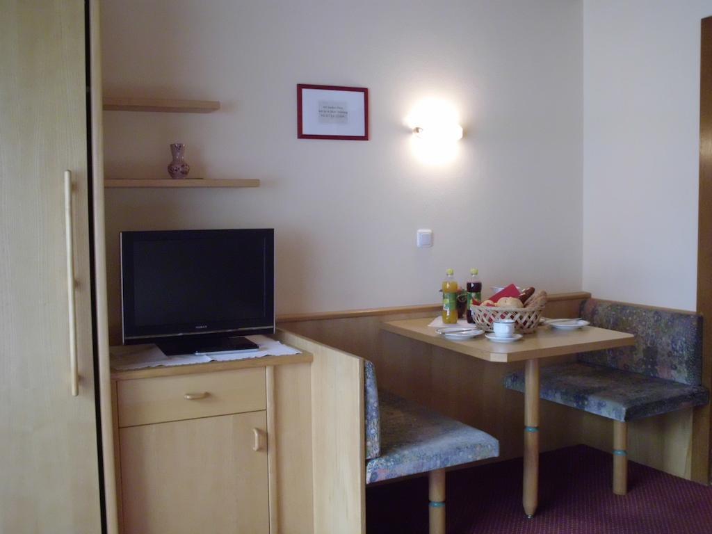 Ferienwohnungen Rahm Mayrhofen Room photo