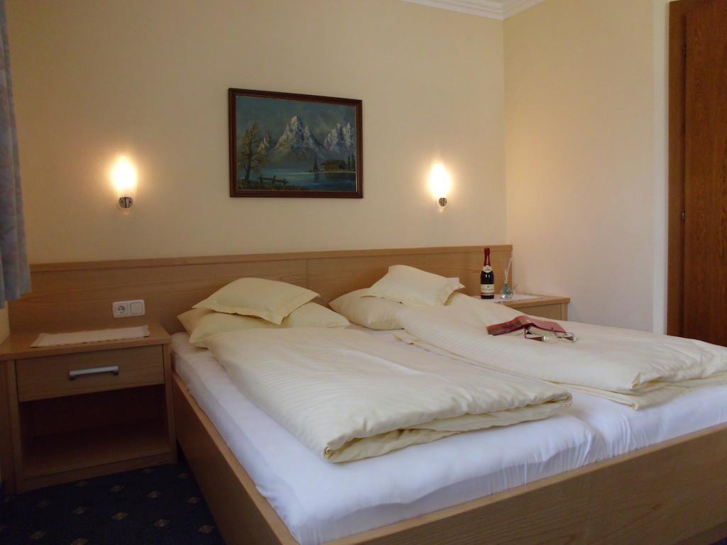 Ferienwohnungen Rahm Mayrhofen Room photo