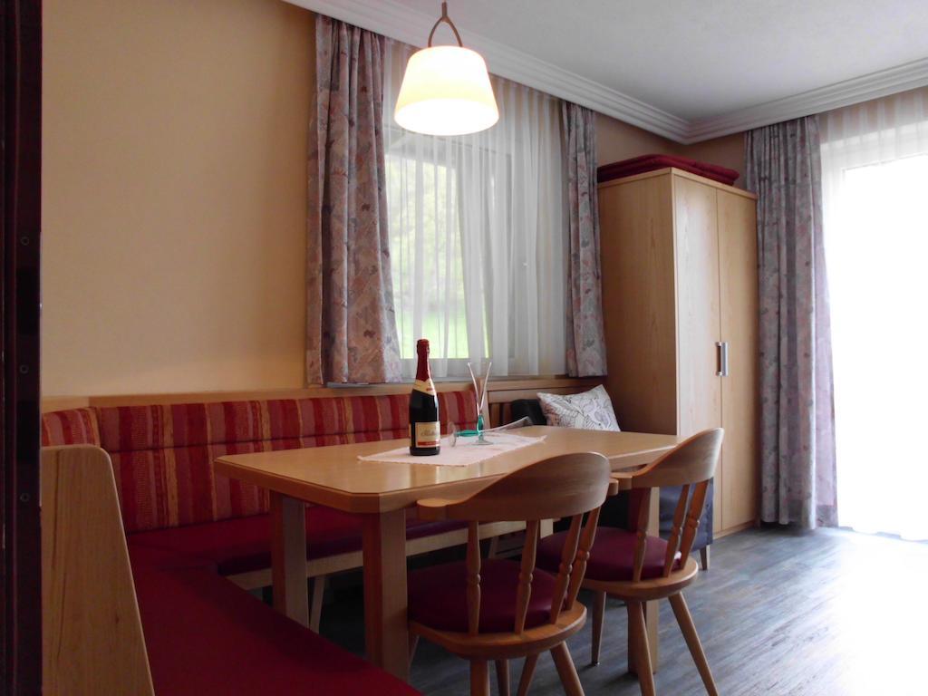 Ferienwohnungen Rahm Mayrhofen Room photo